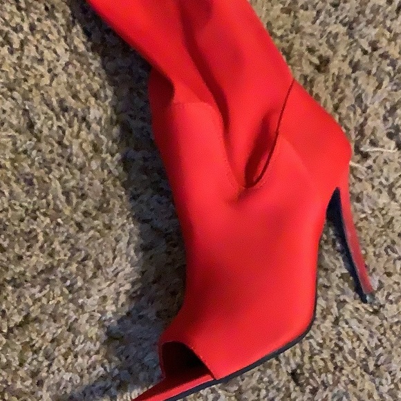 ❤️‍🔥❤️‍🔥Ladies Red Knee Boots❤️‍🔥❤️‍🔥 - Picture 5 of 6